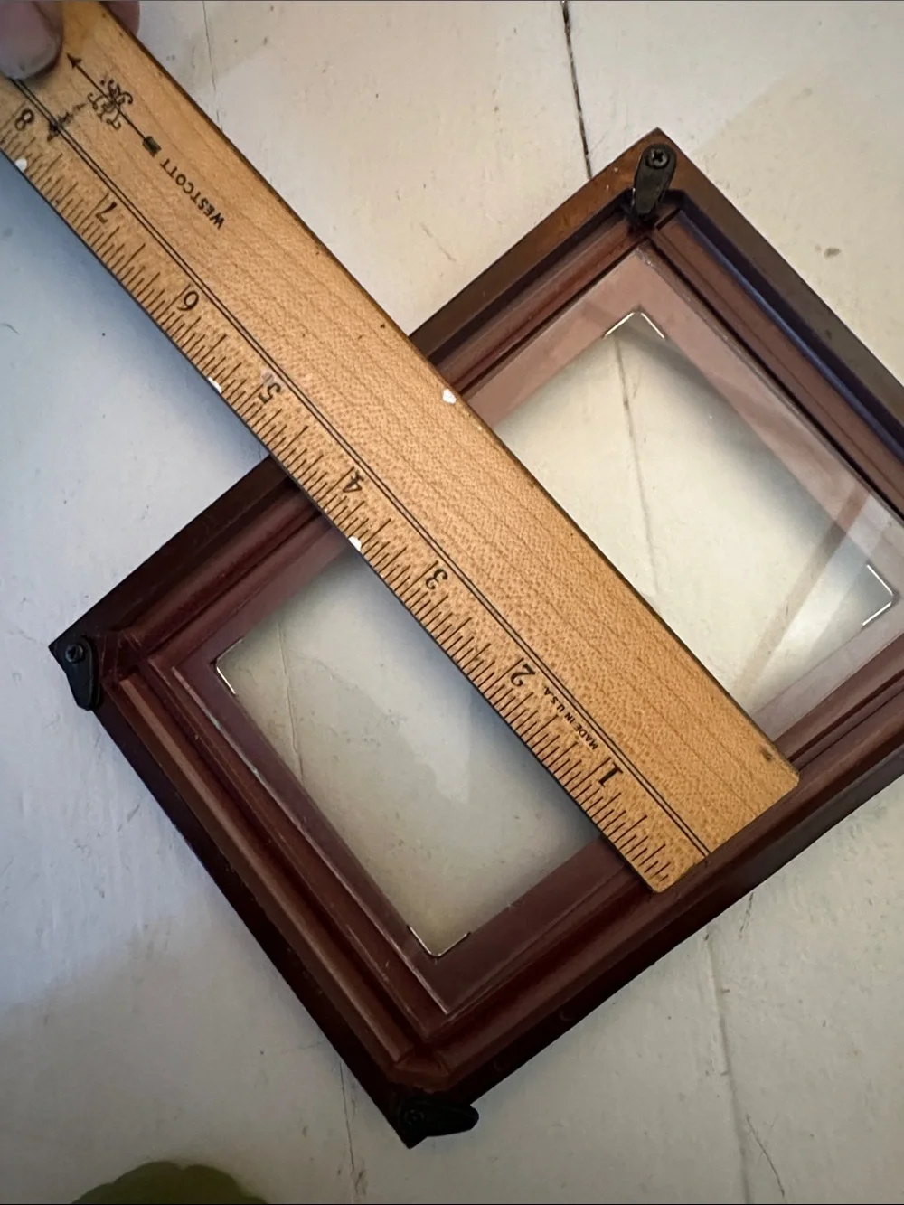 VINTAGE ACRYLIC METAL ORNATE CORNERS PICTURE FRAME